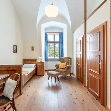 Bed & Breakfast Gaestehaus Stift *